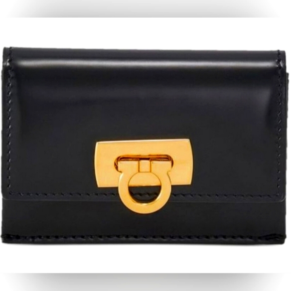 New FERRAGAMO Black with Gold Clasp CARDHOLDER - Picture 1 of 1